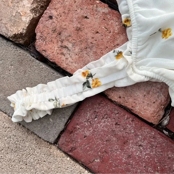 Siren Lily Floral Dress with Yellow Accents - Picture 4 of 8